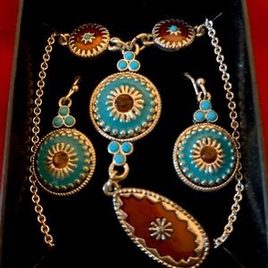 Women’s western style jewelry